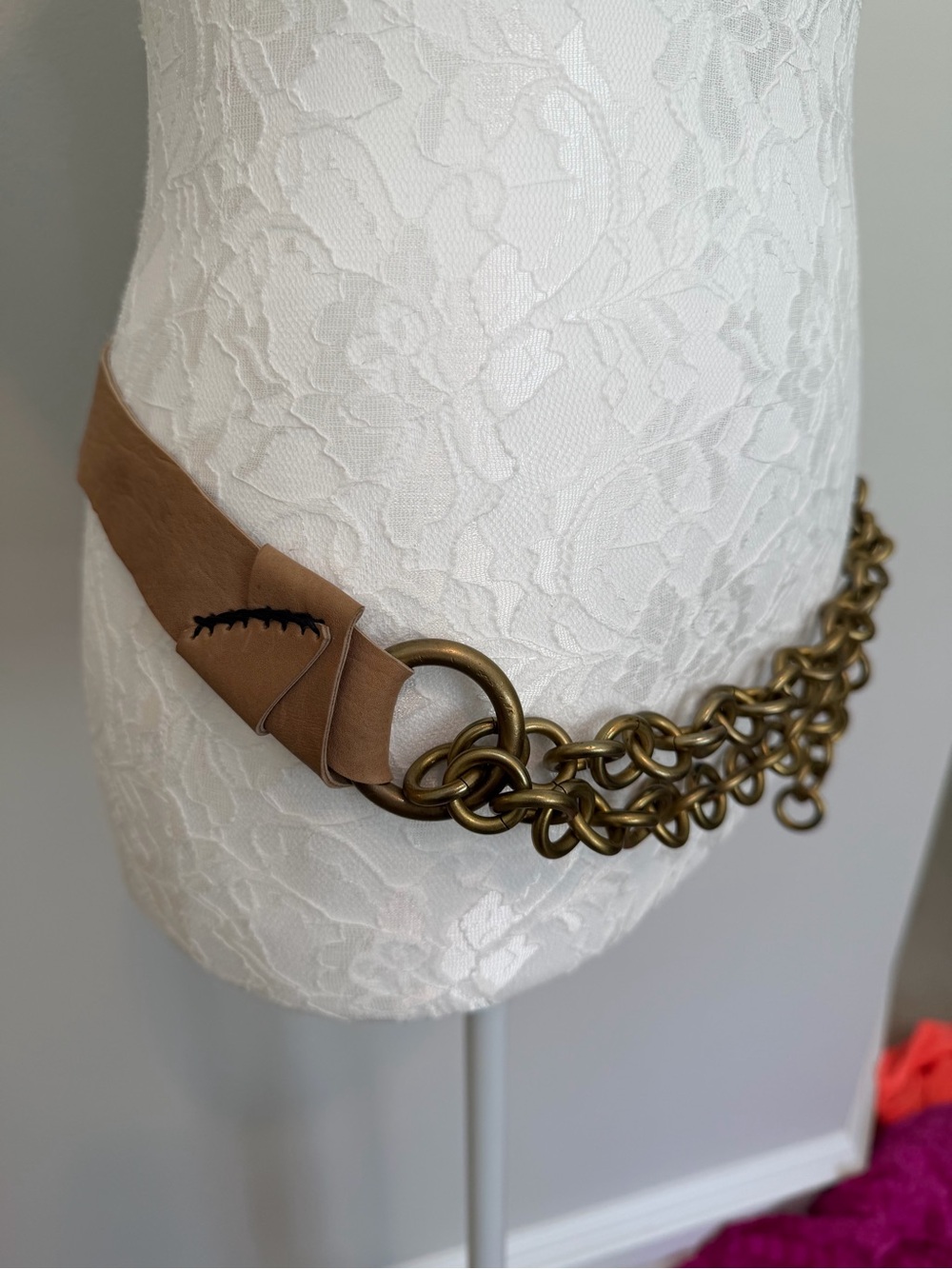 Johnny Farah Antique Brass Double Chain Waist Belt with Tan Leather Accents L - Picture 2 of 5